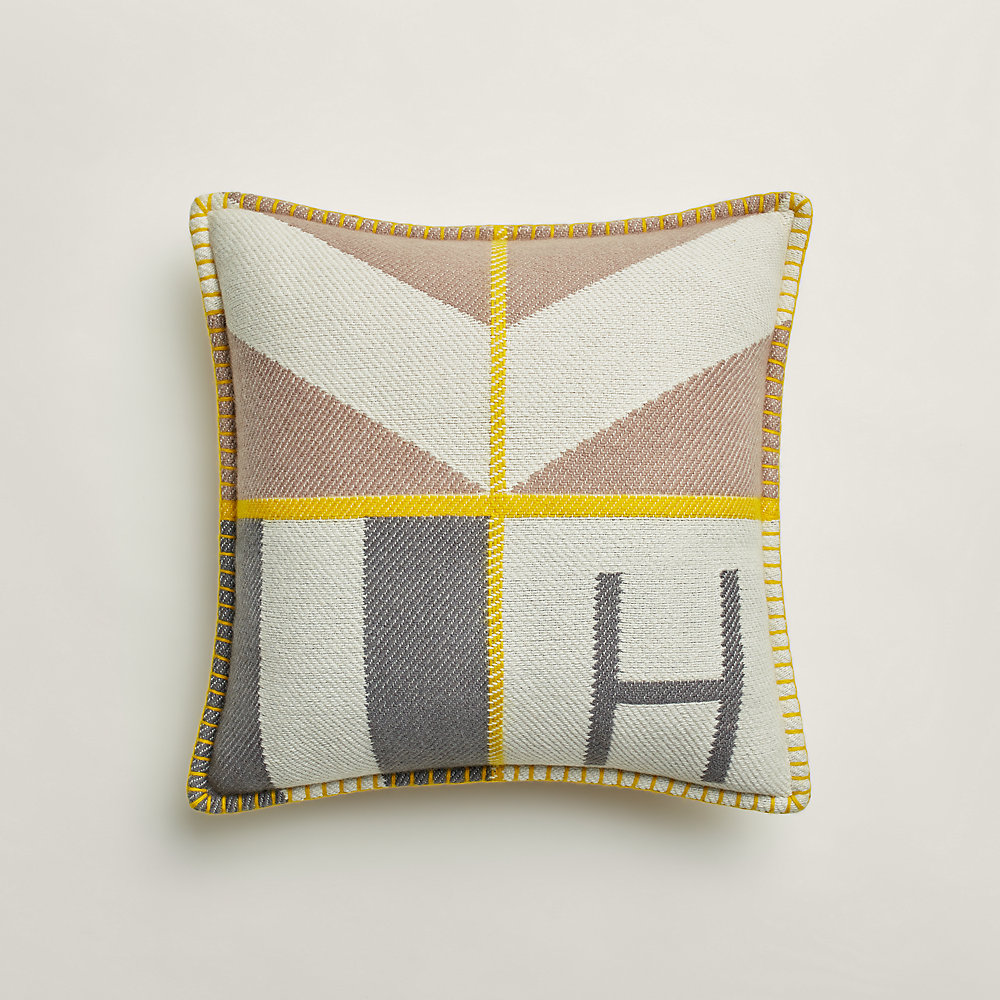 Avalon H Club pillow | Hermès Canada